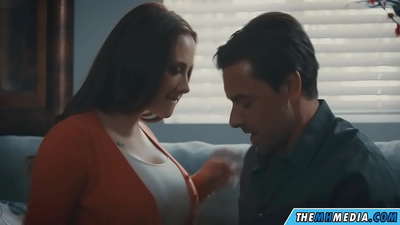 เซ็กส์โรแมนติกกับแม่ busty ที่ดี